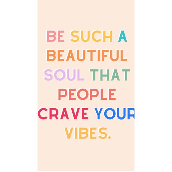 WOW!!! Follow me on Insta @ changeofseasonboutique - Picture 2 of 15